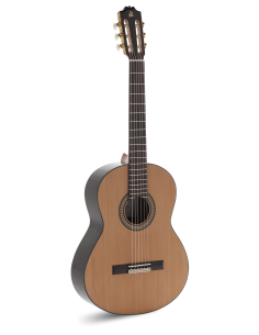 GUITARRA CLÁSICA ADMIRA A4 SERIE ARTESANÍA