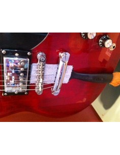 MN205 - HERRAMIENTA DE LIMPEZA MUSICNOMAD PARA GUITARRA BAJO, ESPECIAL PARA POLVO